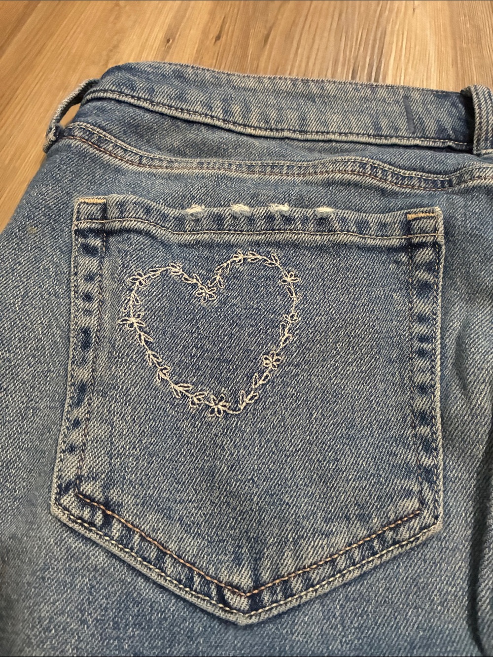 Hollister Low Rise Baggy Jeans Womens 29 Short Raw hem Relaxed Medium Wash - Picture 10 of 11